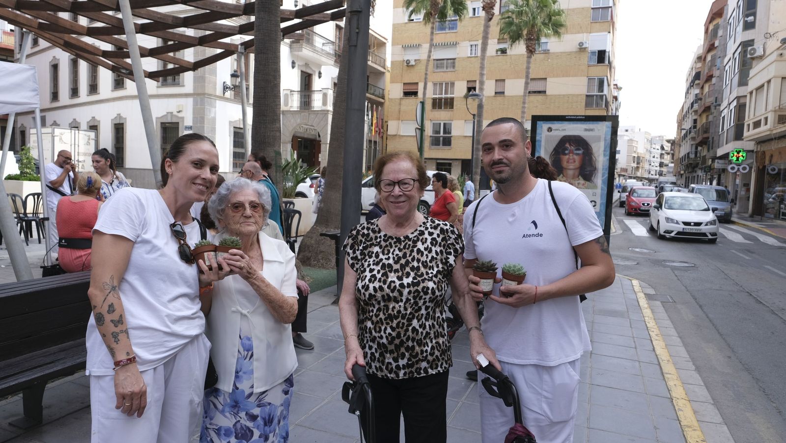 El Día de las Personas de Edad en Adra, organizado por el Ayuntamiento y Clece, en imágenes