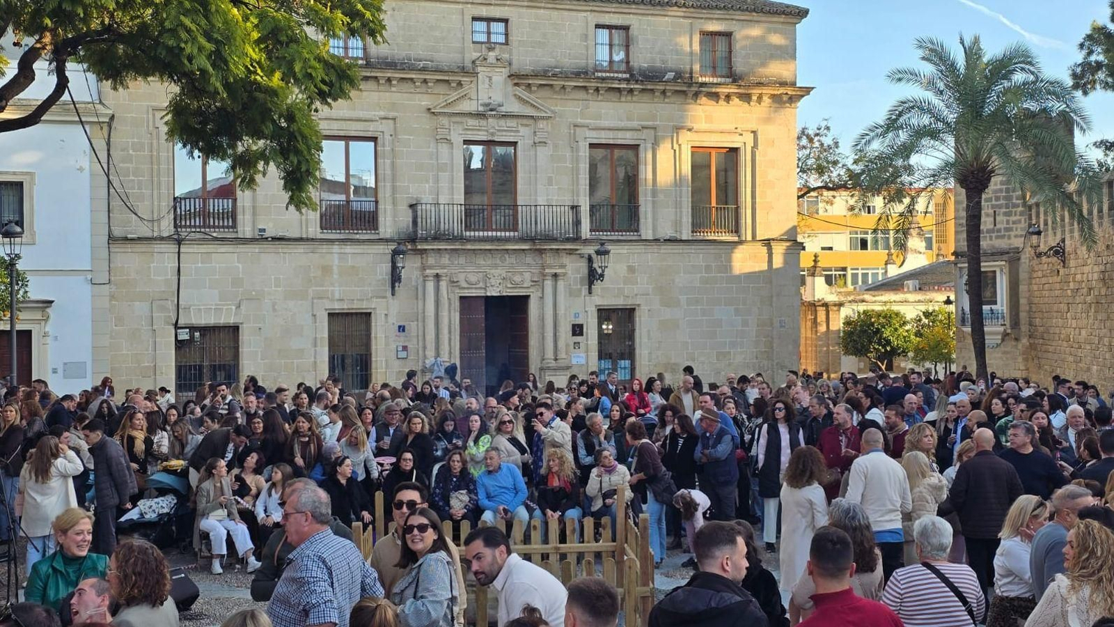 La Zambomba celebrada en la plaza del Castillo.