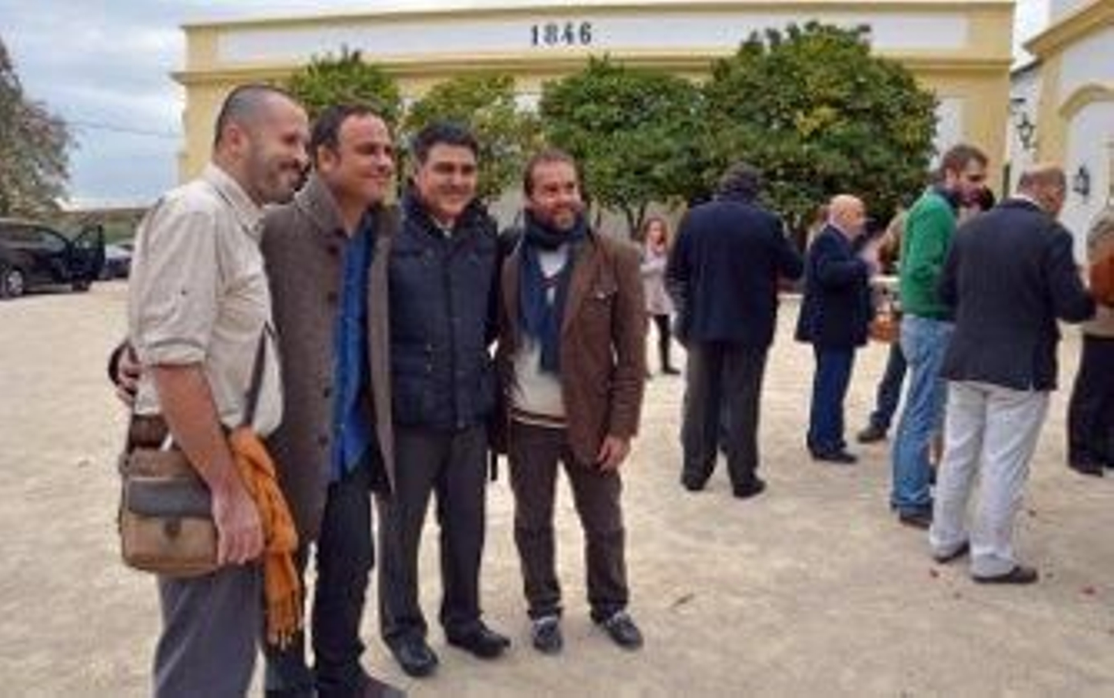 Un brindis por la llegada del mosto