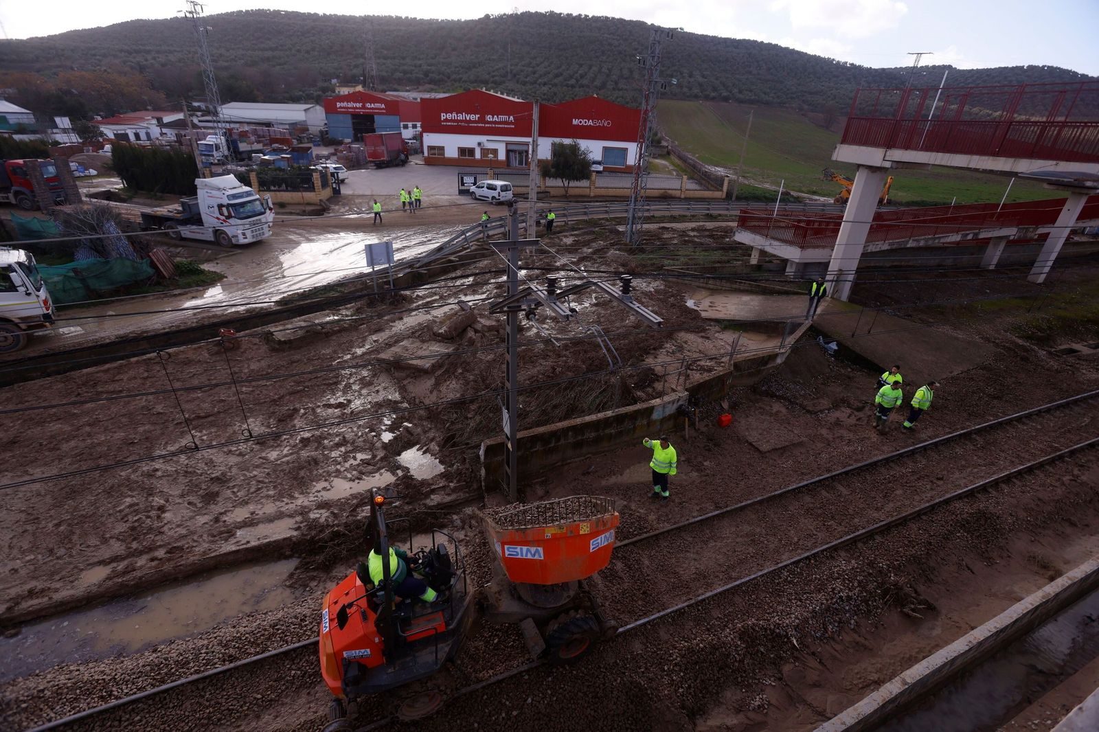 Caída de un muro de contención en Villa del Río