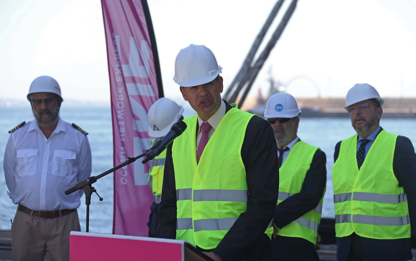 Fotos de la visita del buque ' One Innovation', el tercer portacontenedores más grande del mundo, en Algeciras