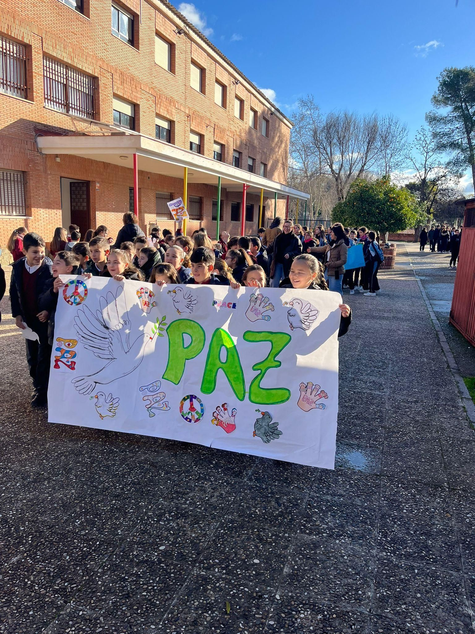 Los colegios de Córdoba celebran el Día de la Paz, en imágenes