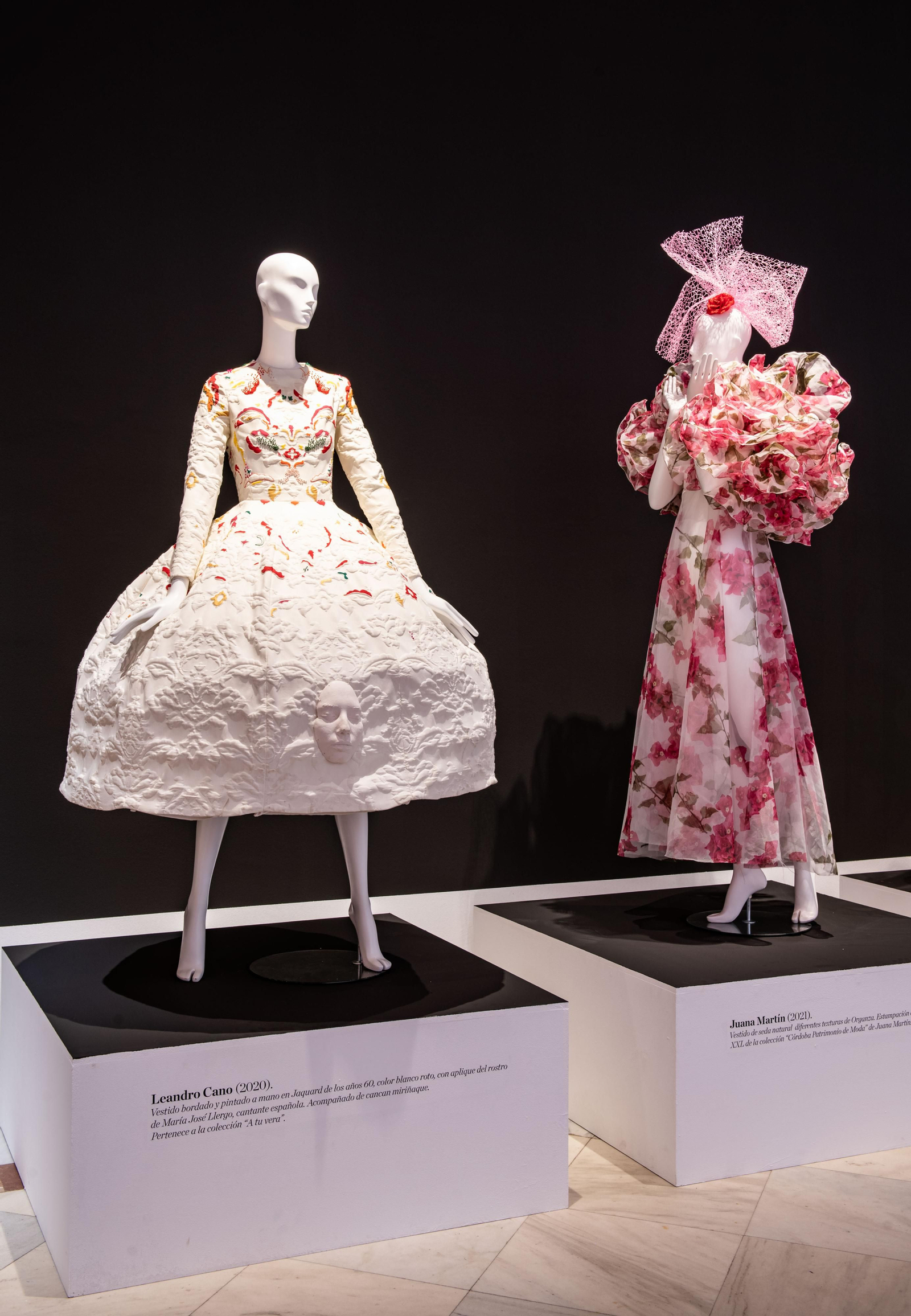 La exposición de moda 'Elle, 75 años al lado de la mujer', en imágenes