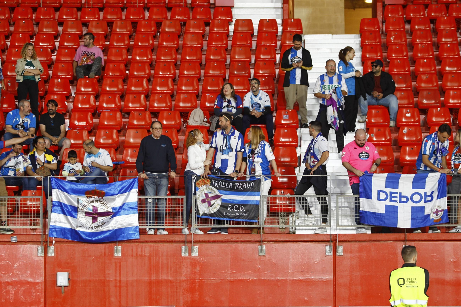 Búscate en las fotos de público del partido U.D. Almería-Deportivo de La Coruña