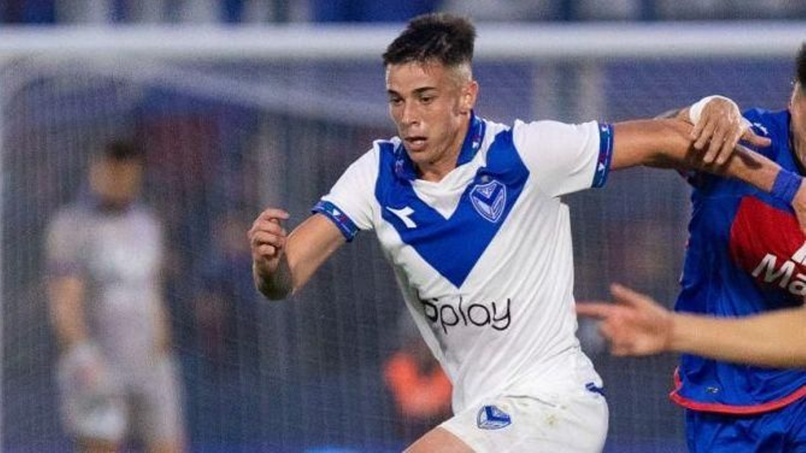 Valentín Gómez en uno de sus partidos con Vélez