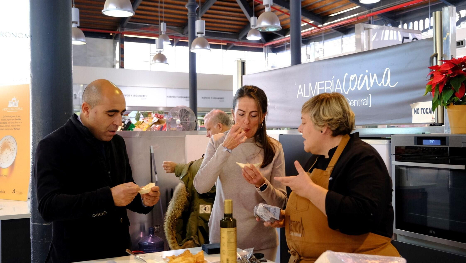 Vea los exquisitos platos preparados en el 'showcooking' de la Gamba Roja de Almería Vea los exquisitos platos preparados en el 'showcooking' de la Gamba Roja de Almería