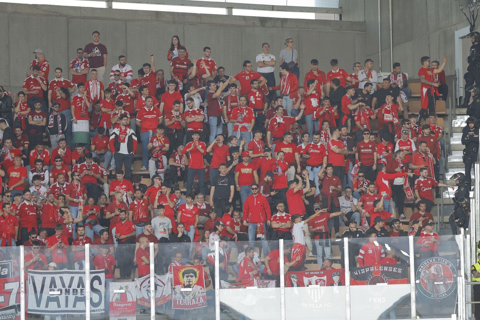 Búscate en las fotos del Betis - Sevilla