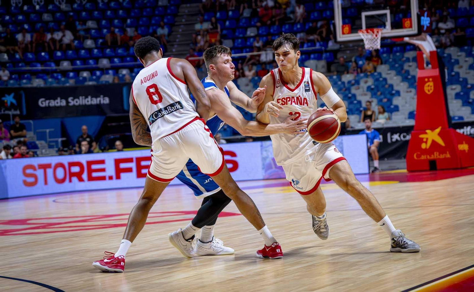 España B-República Checa, en fotos