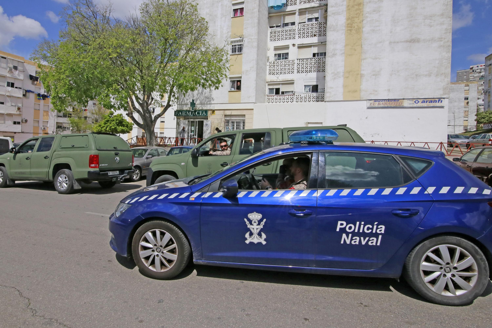 Policía Nacional junto a Infantería de Marina, y la UME en Jerez