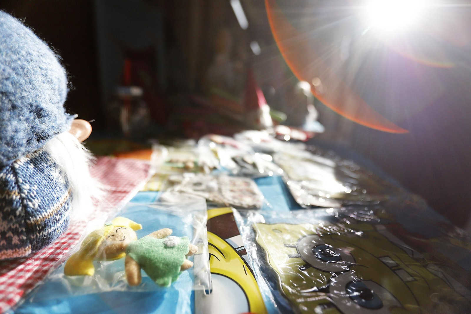 Imágenes del Mercadillo Solidario Navideño en la Diputación de Huelva