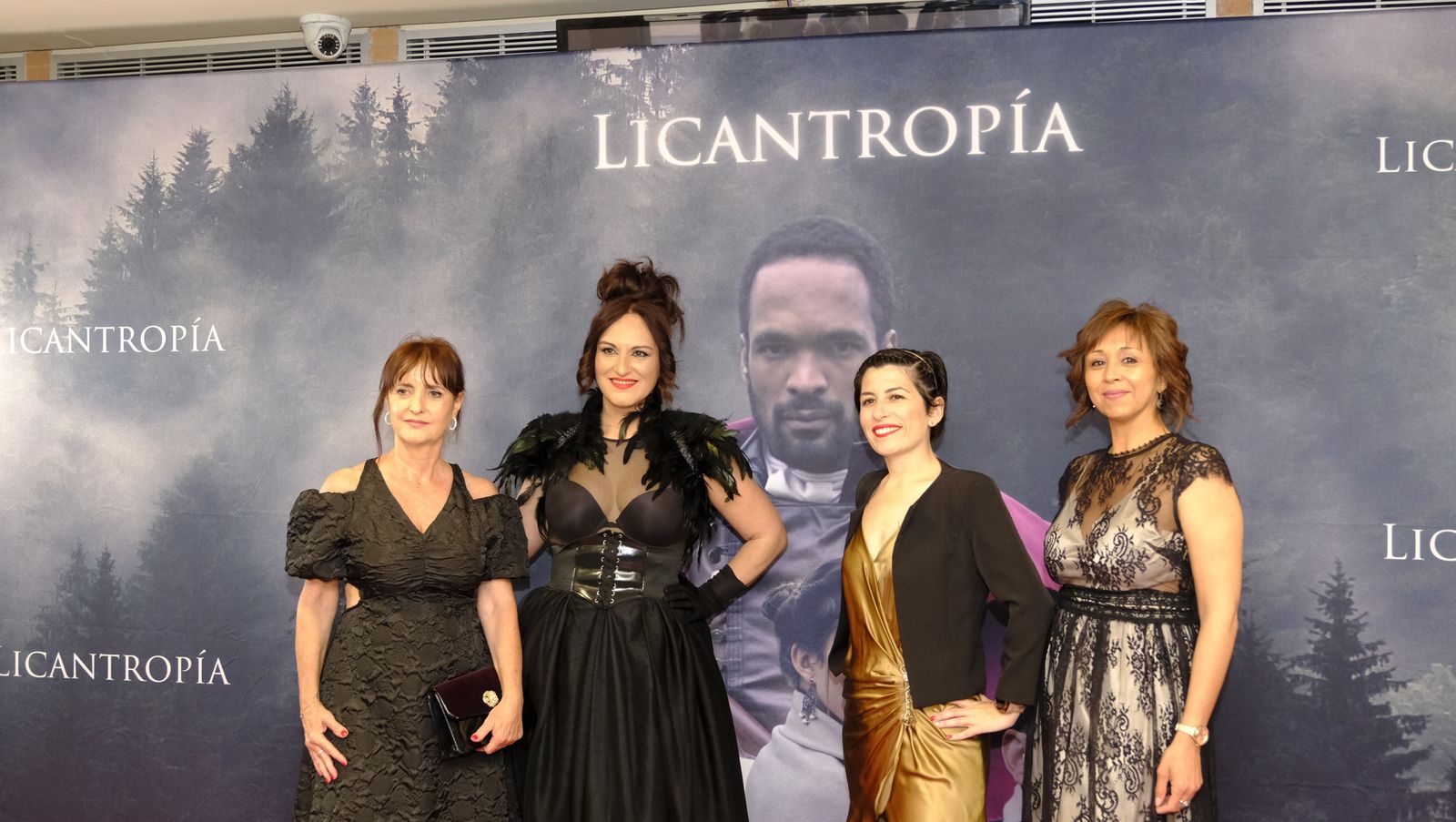 Imágenes del estreno en Almería de la película Licantropía