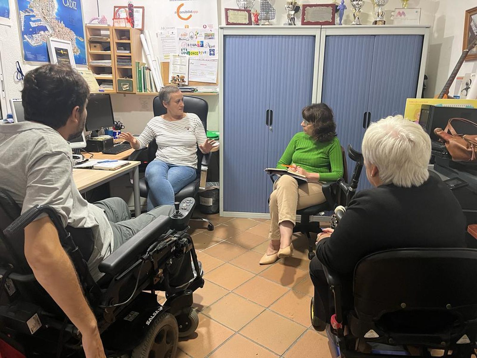 La concejala de Cs Carmen Fidalgo se reúne con representantes de Agadi.