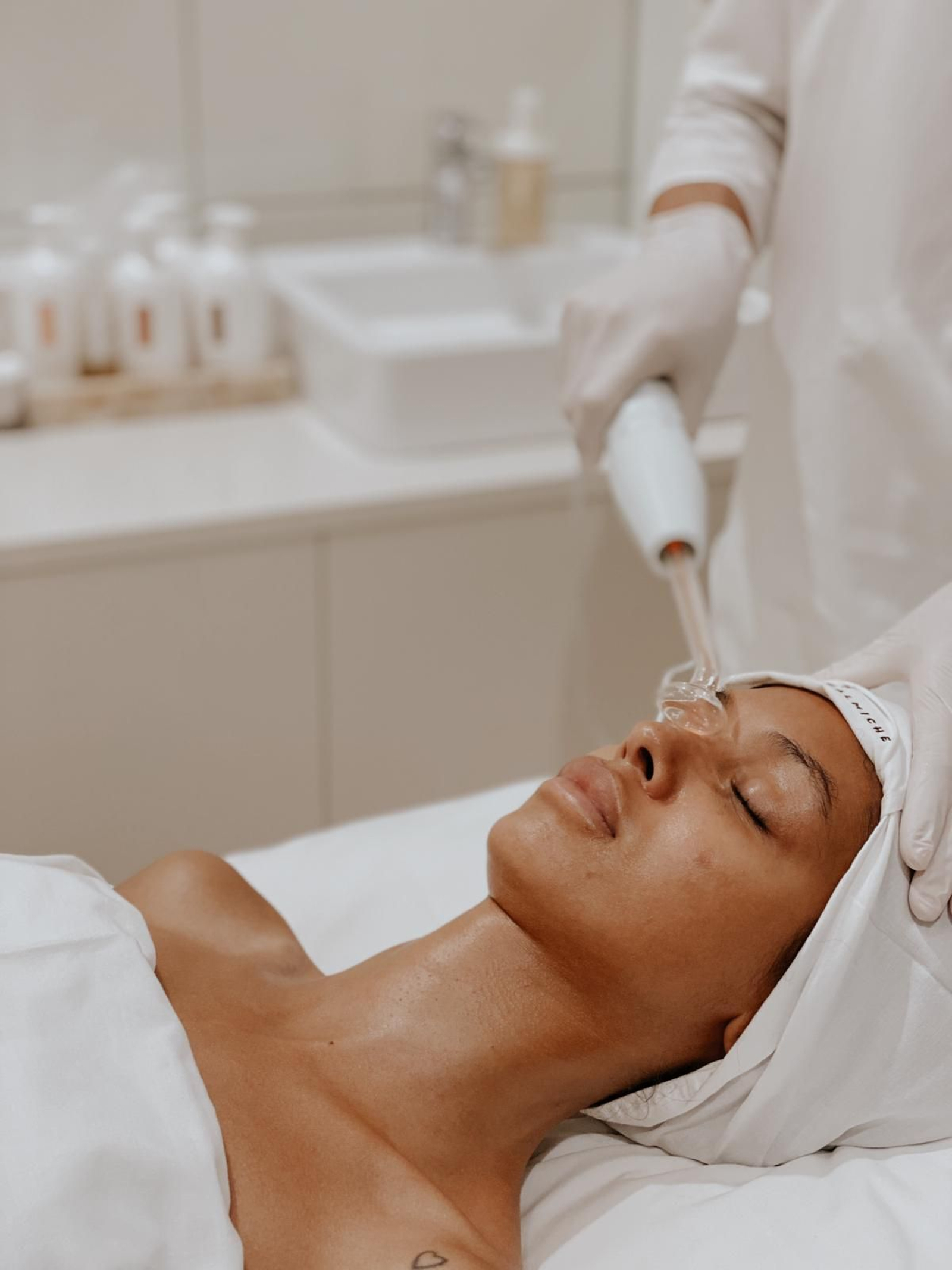 Tratamiento de oxigenación facial para una piel más luminosa. Tratamiento de oxigenación facial para una piel más luminosa.