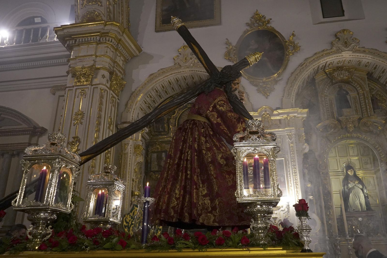 La lluvia frustra la salida de Jesús del Gran Poder