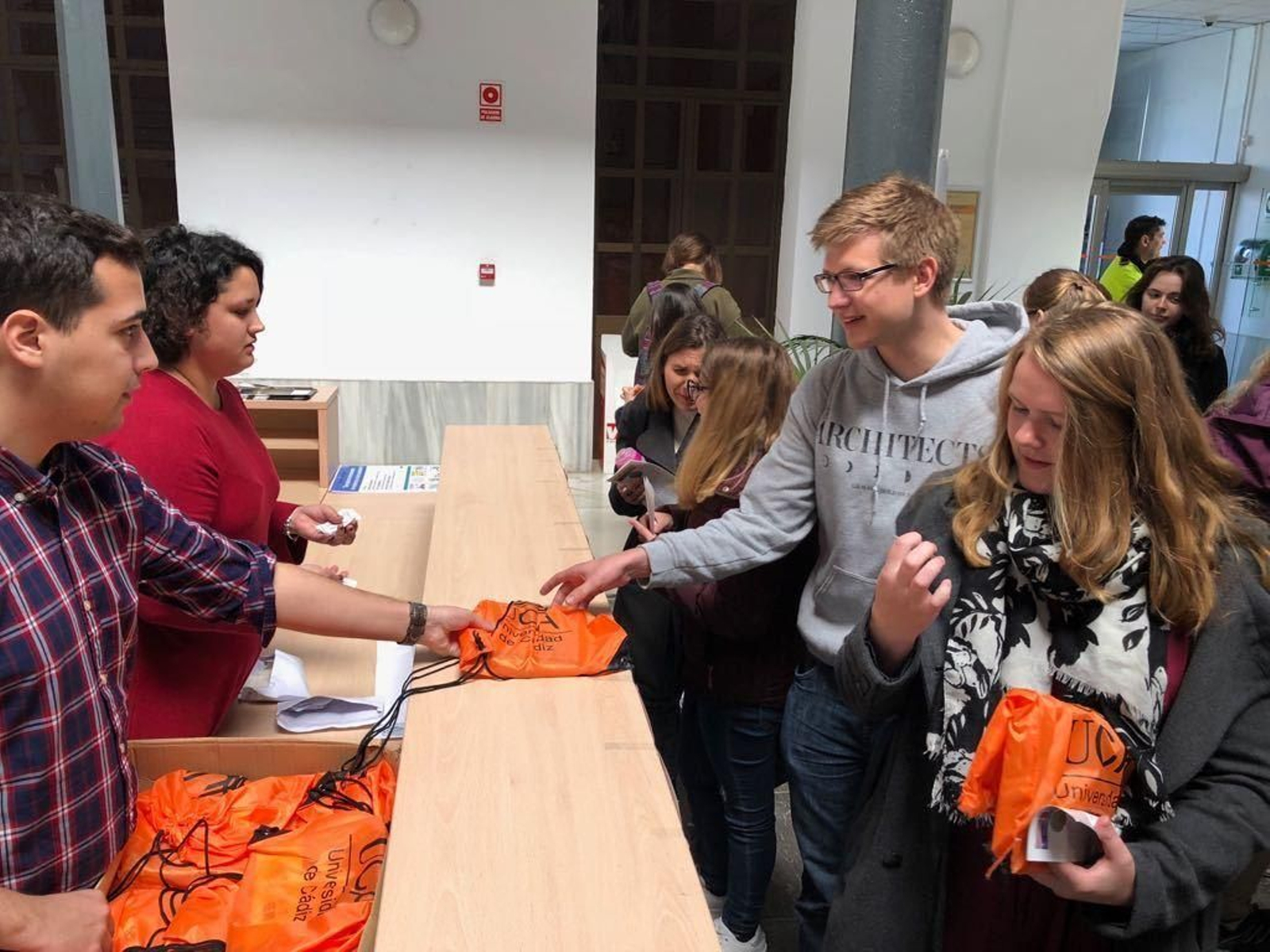 Estudiantes del programa Eramus+ KA107 en la UCA.