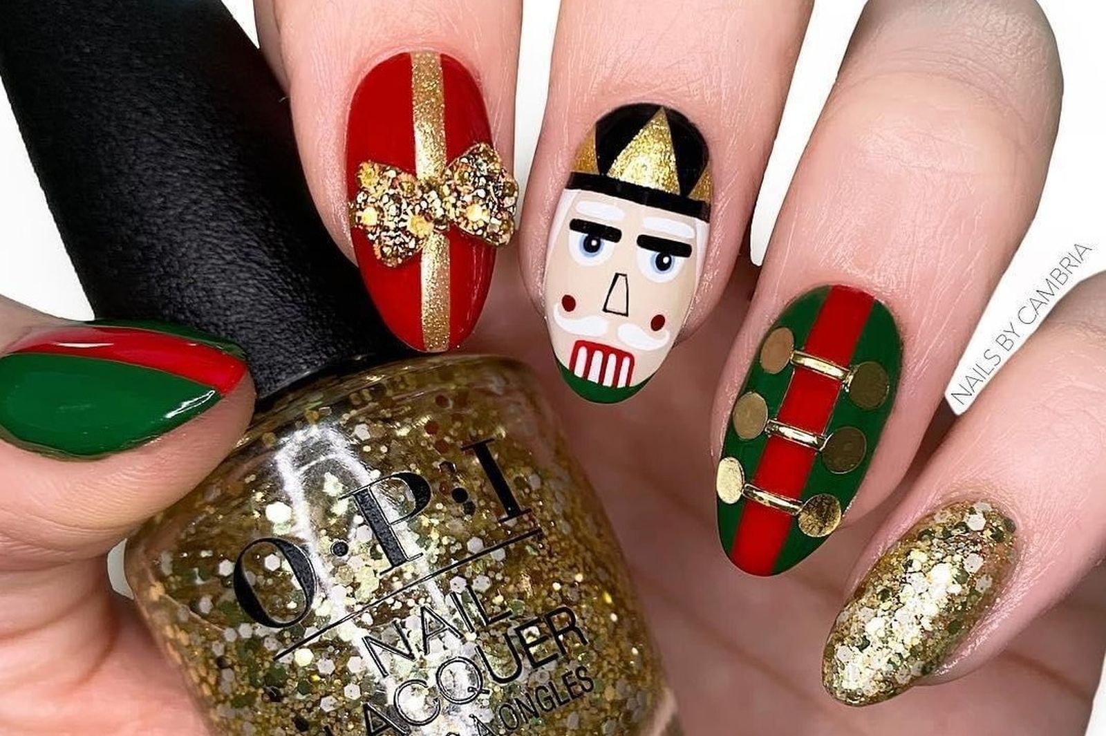 Manicura inspirada en 'El Cascanueces' de @nailsbycambria