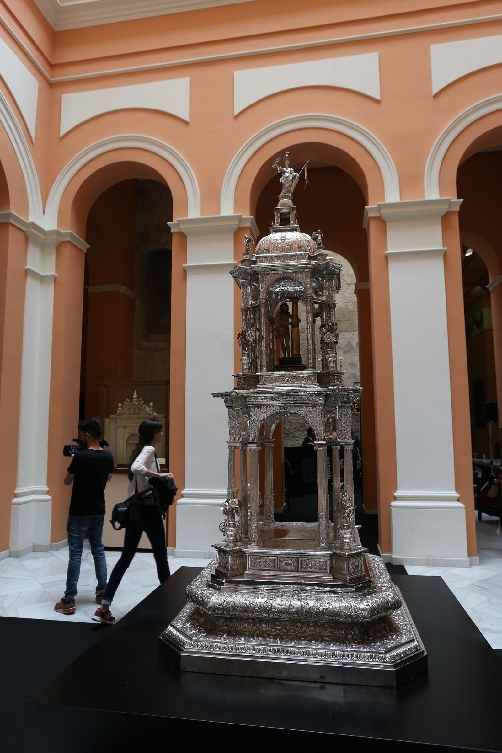 La exposición 'Pasión según Sevilla', en imágenes