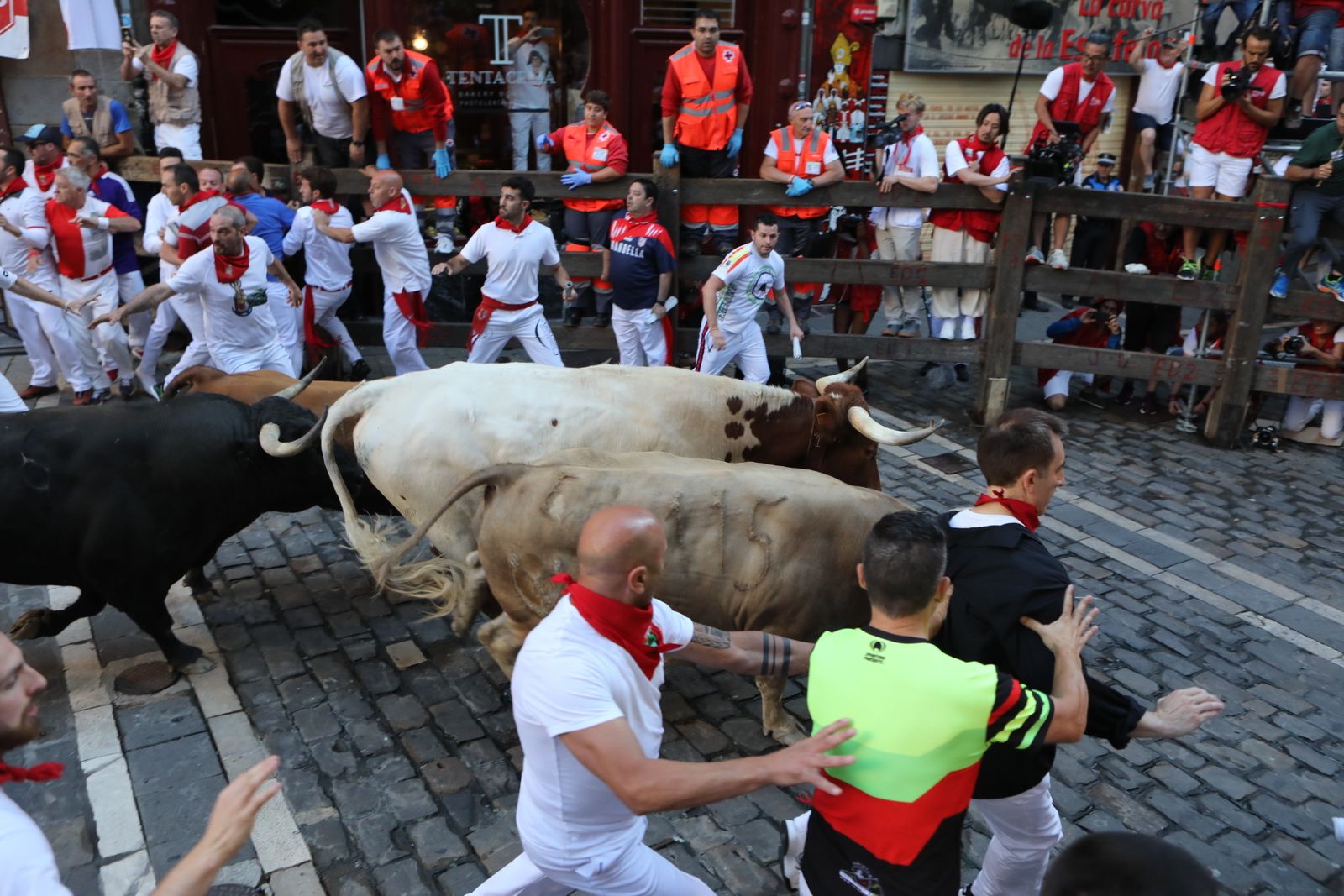 Las imágenes del sexto encierro de San Fermín 2019