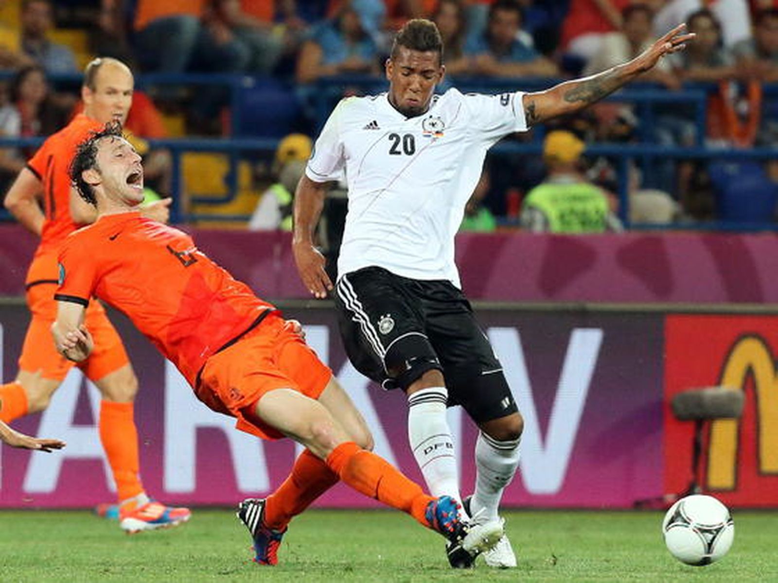 Alemania da un golpe en la mesa al vencer 1-2 a Holanda.

Foto: EFE