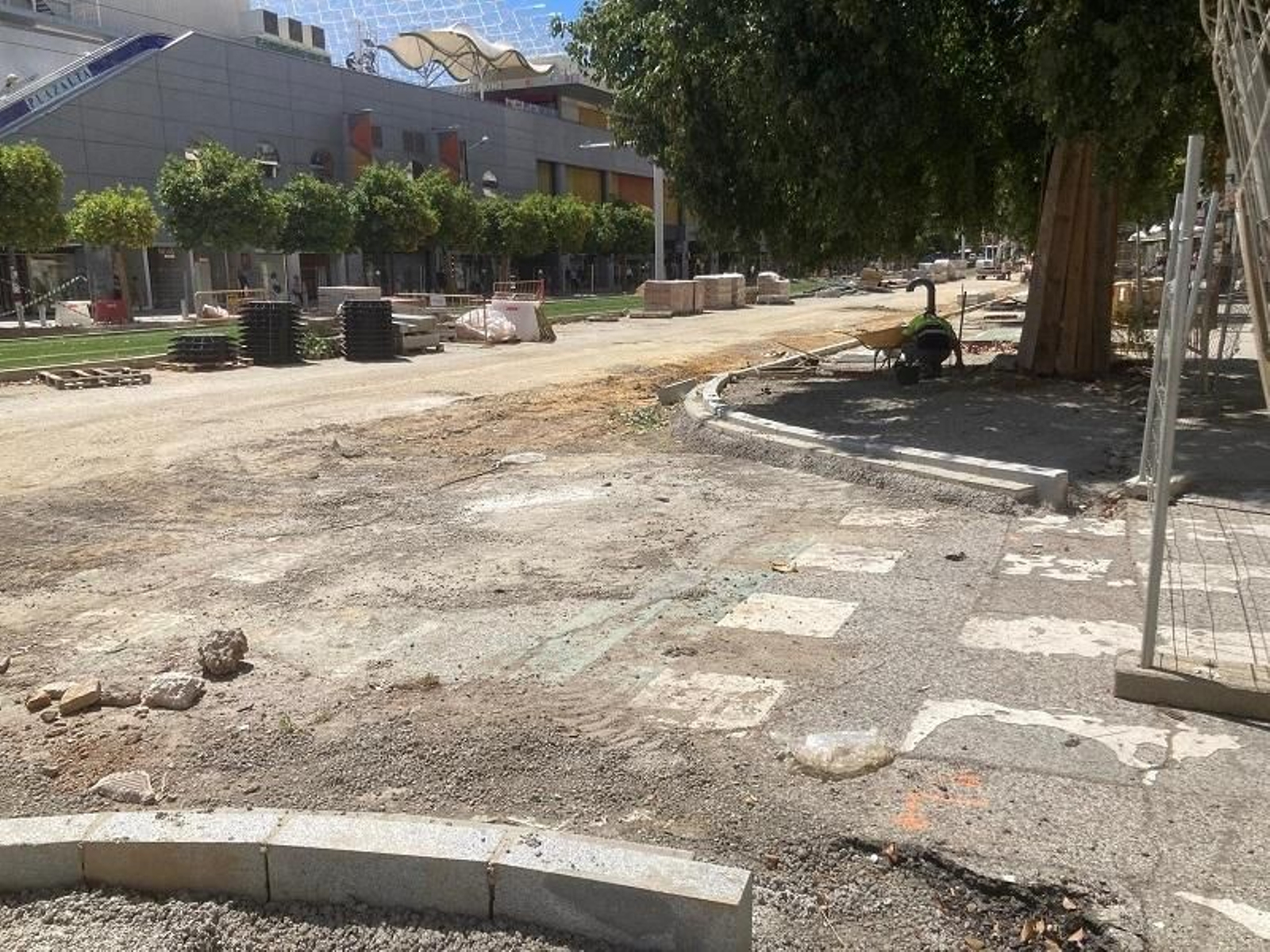 A Contramano denuncia que no hay rastro de carril bici en la reurbanización de Luis de Morales