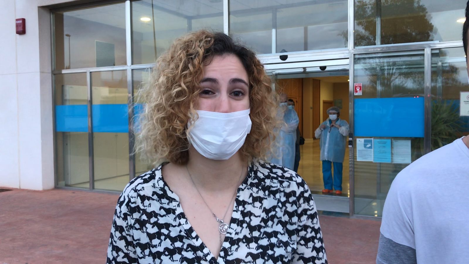 Salida tras confinamiento de 45 días de trabajadores de FAAM en imágenes