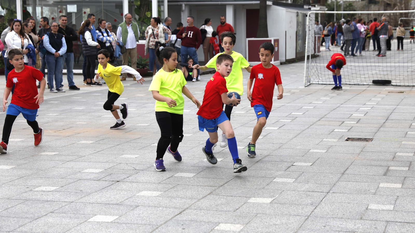 Las fotos de la jornada de balonmano calle