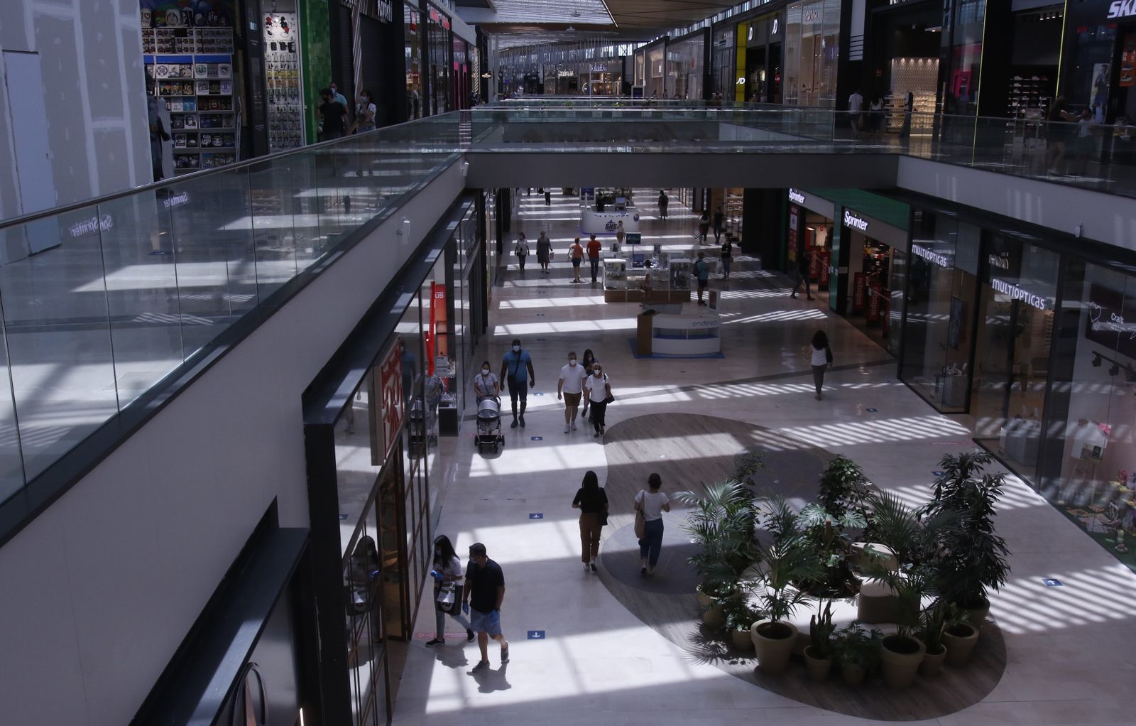 Vista general de una de las galerías comerciales del centro.