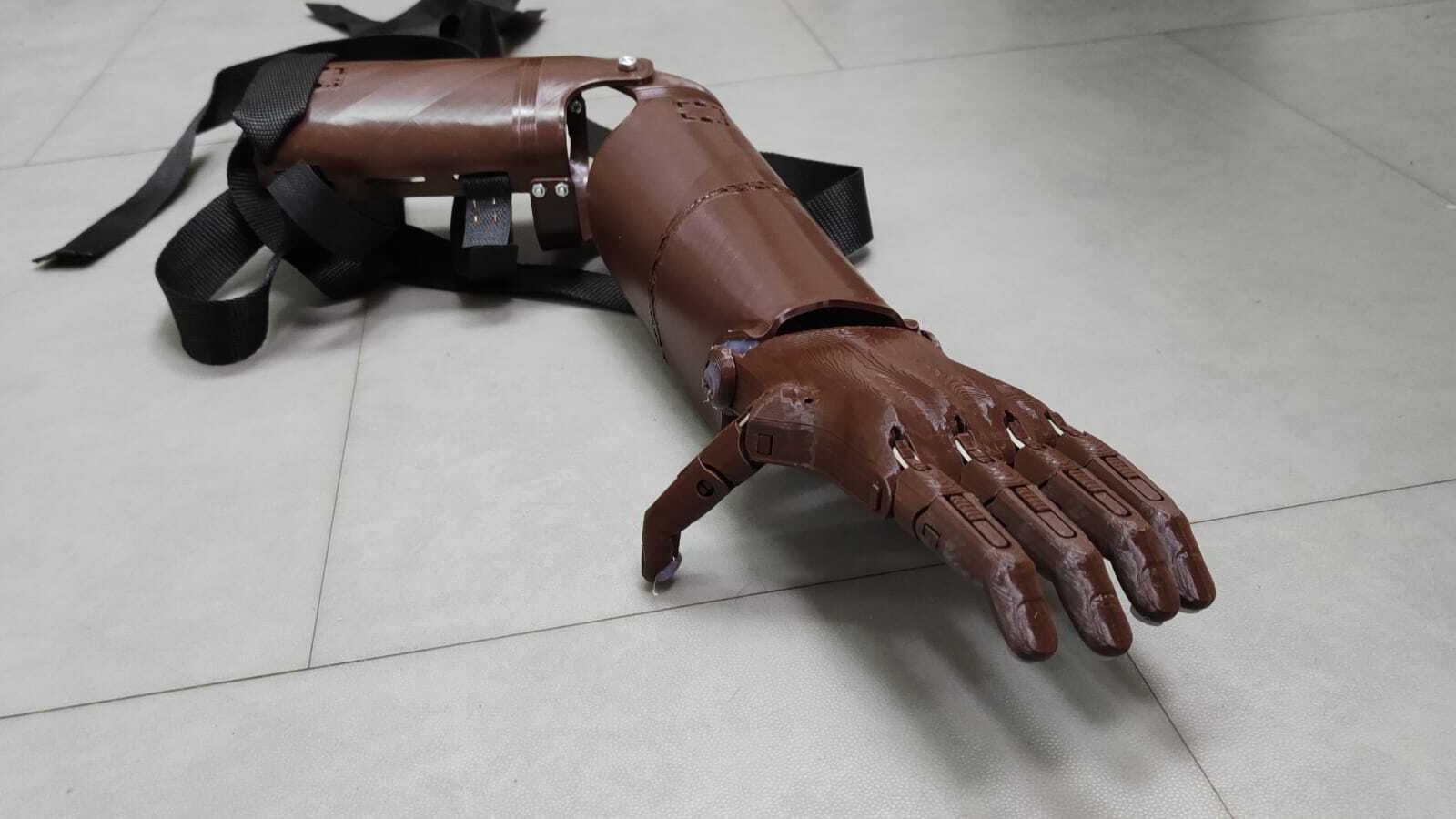 Brazo prénsil impreso en Montemayor.