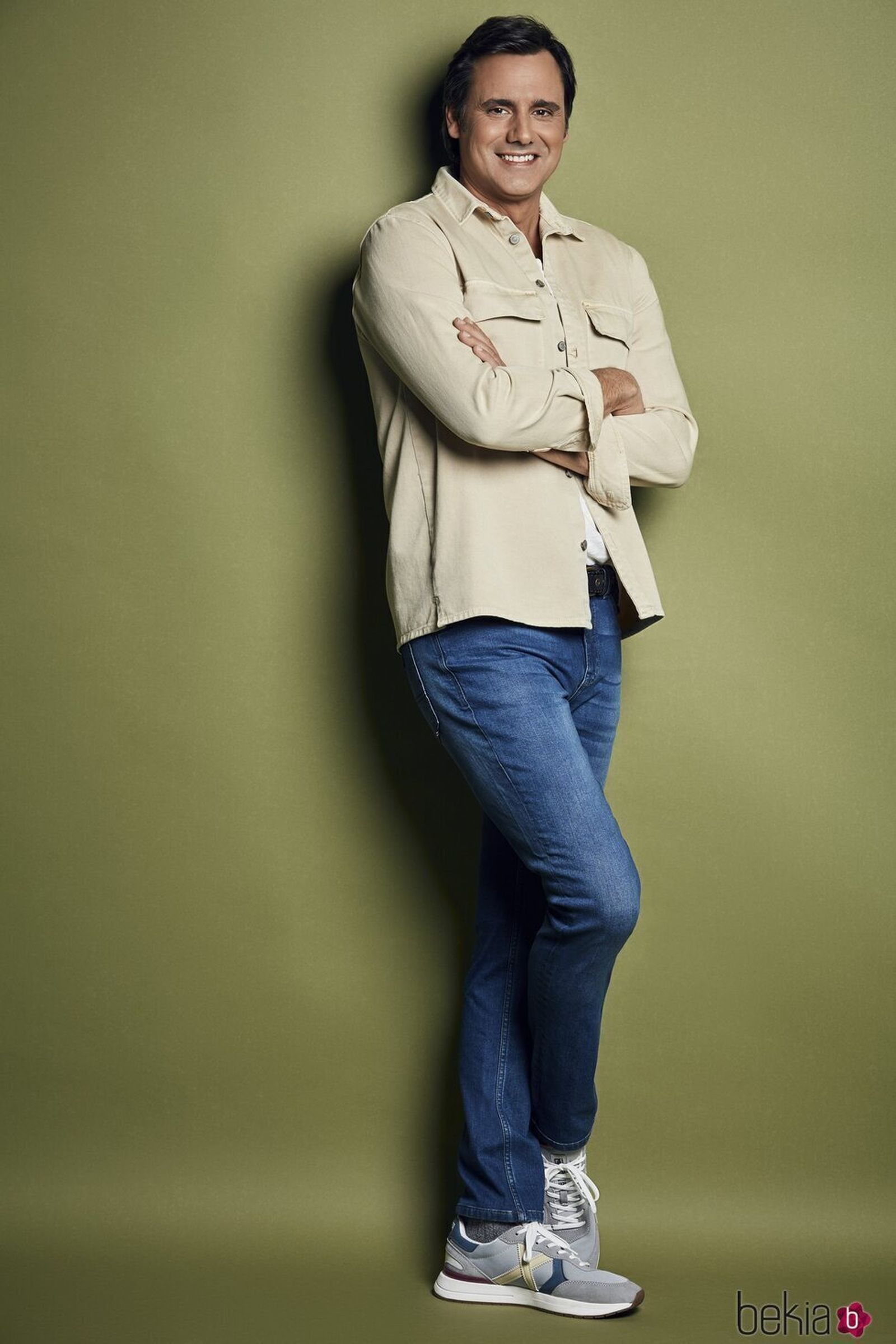 Ion Aramendi en su primer posado para su actual cadena, Telecinco