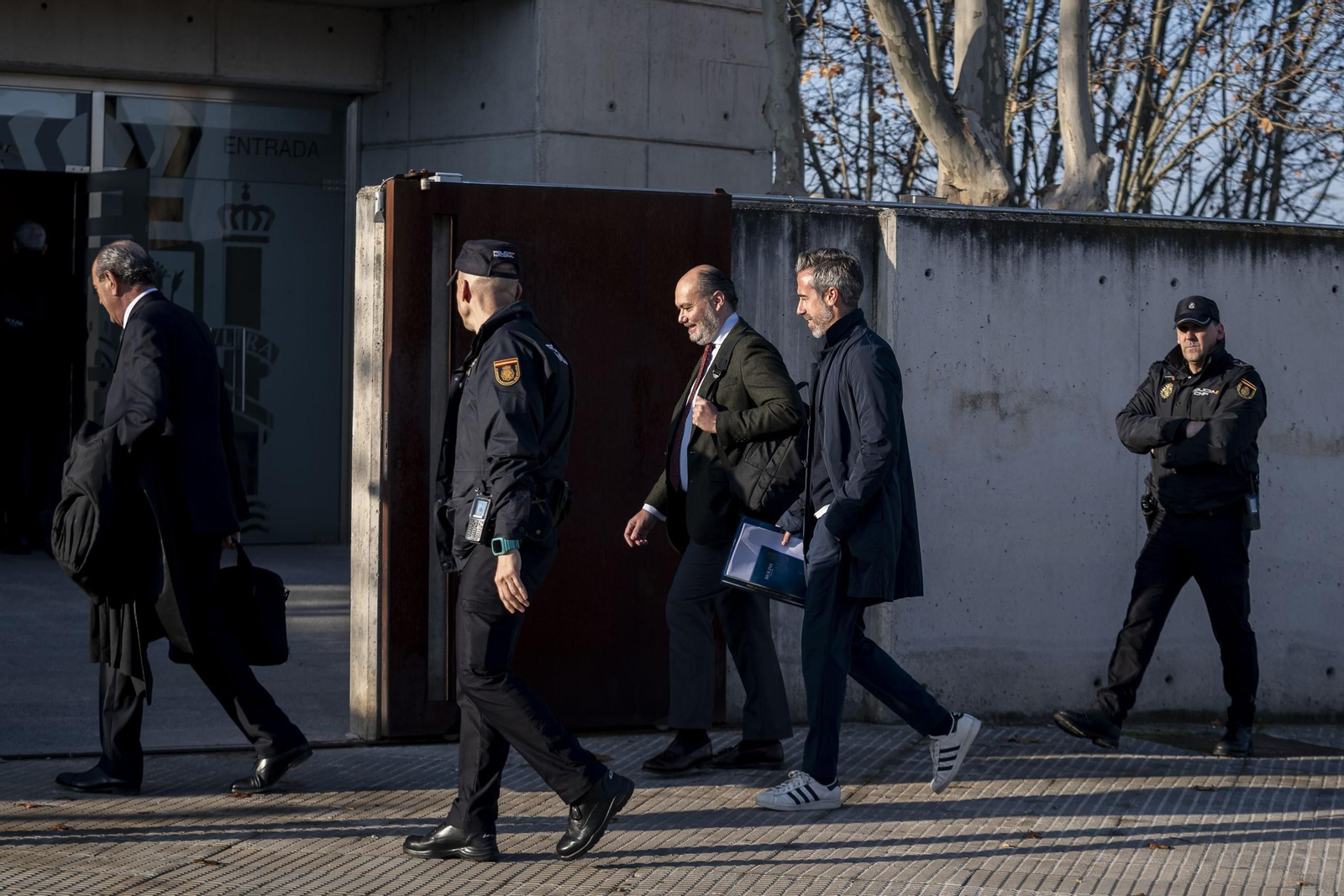 Las fotos del día de la declaración de Rubiales en el juicio