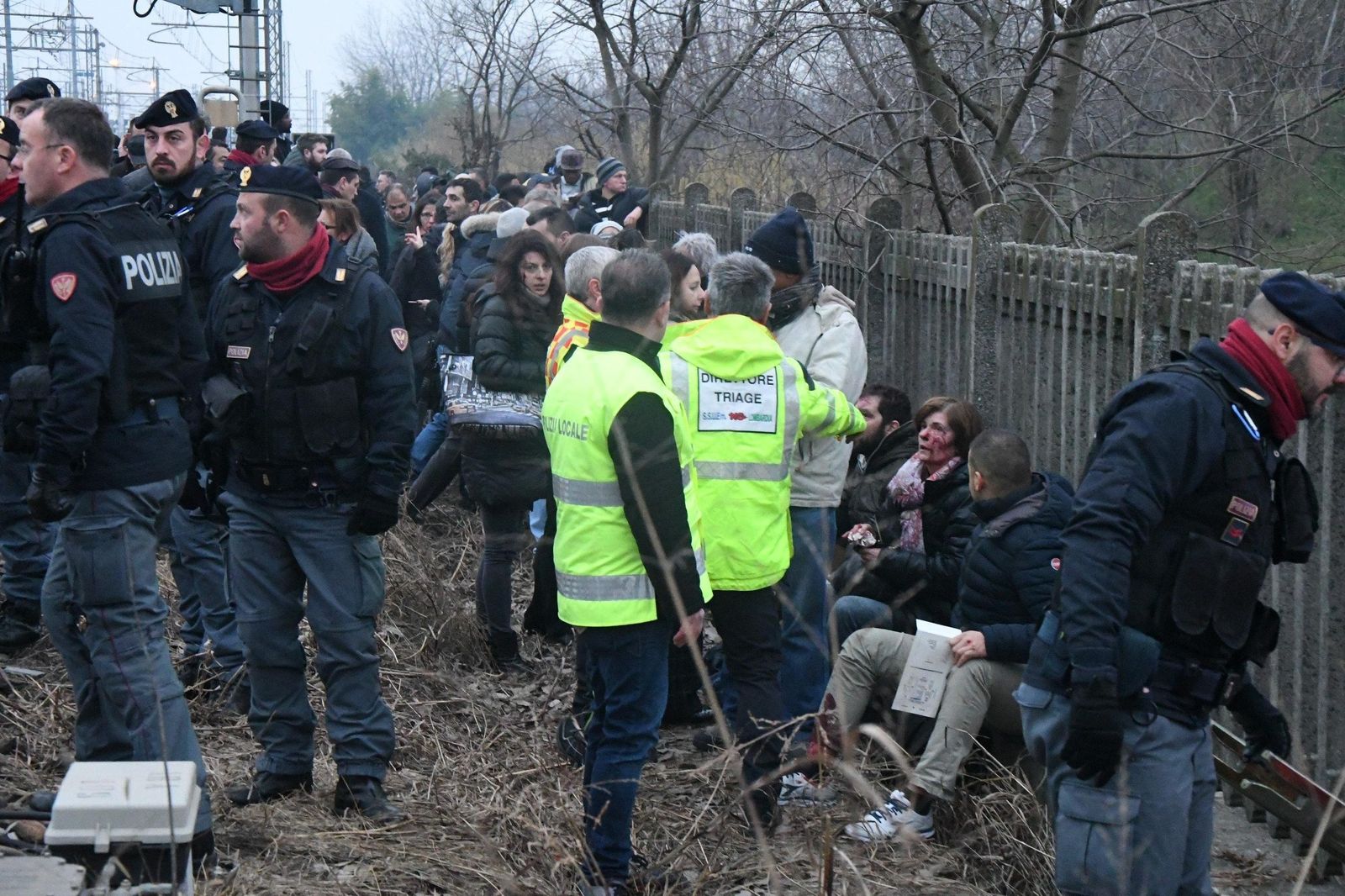 Imágenes del tren descarrilado en la provincia de Milán