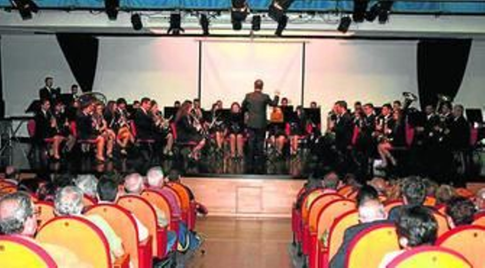 La banda de Carboneras en la Casa de la Cultura.