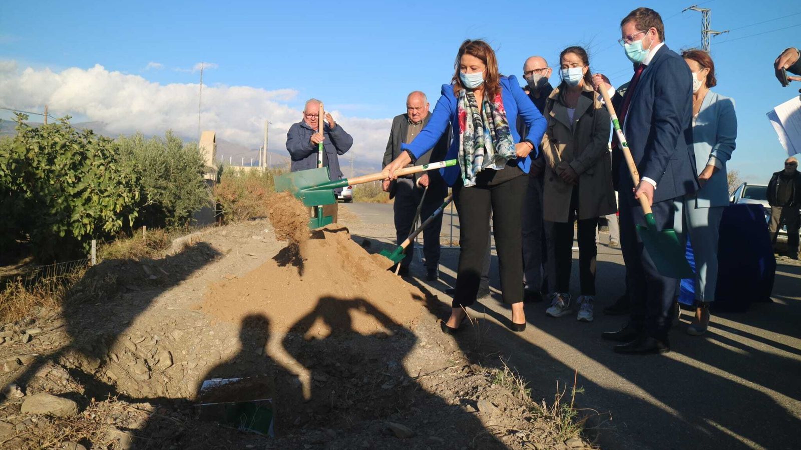 Carmen Crespo colocó ayer la primera piedra de esta infraestructura.