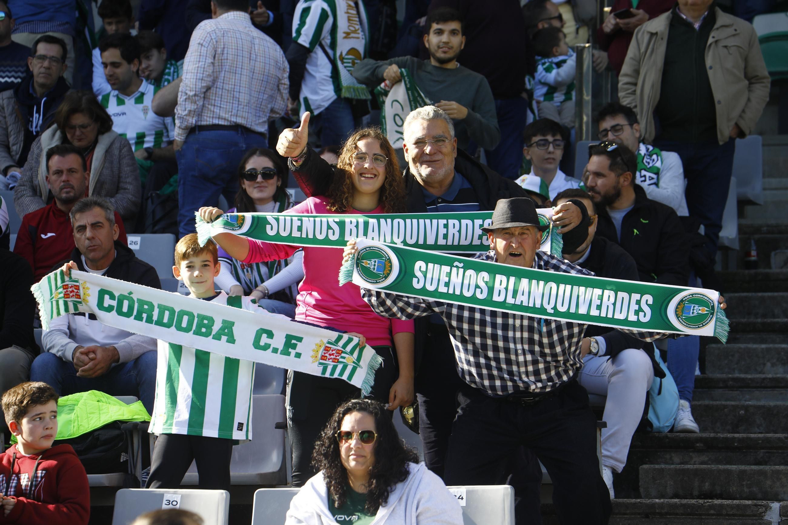 Las mejores fotos del ambiente en el Córdoba CF - Almería en El Arcángel