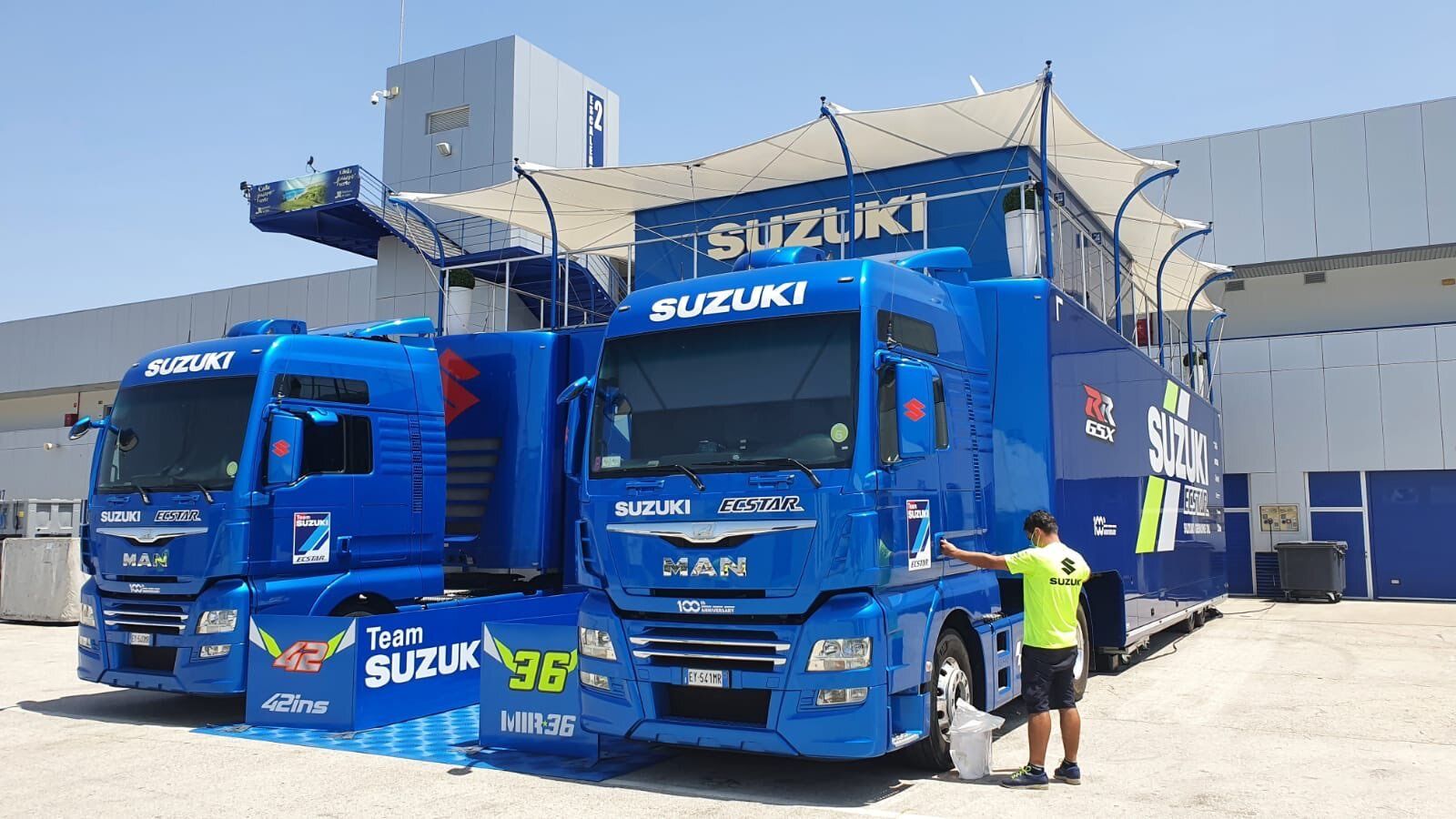 Los trailers del equipo Suzuki MotoGP ya están en el 'paddock' del Circuito de Jerez.