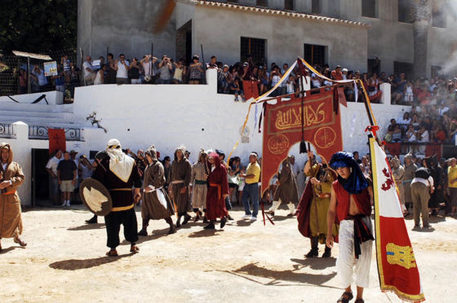 Benamahoma recrea la lucha entre ambos grupos durante la Reconquista en el fin de semana

Foto: Ramon Aguilar