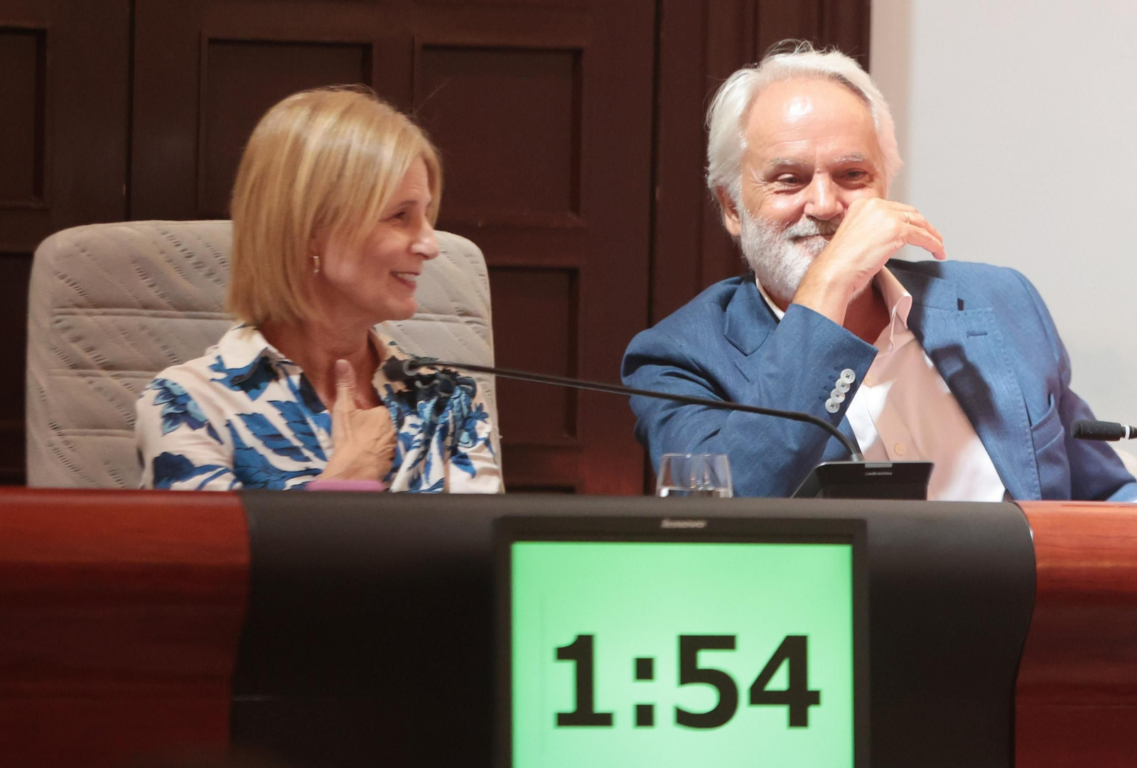 María José García-Pelayo y Agustín Muñoz, en el pleno que aprobó el presupuesto municipal.