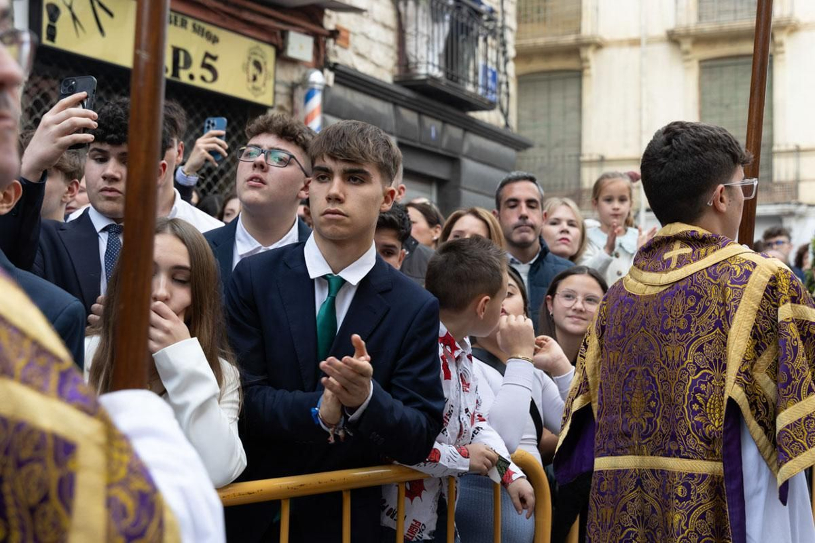 Los jiennenses arropan a las tres cofradías de la tarde en un Domingo de Ramos más caluroso de lo esperado (I)