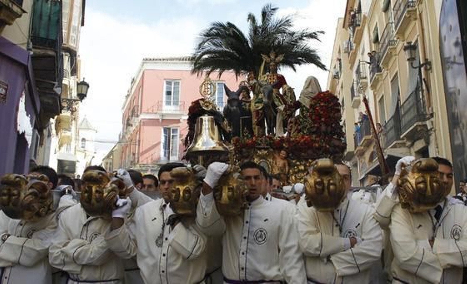 El buen tiempo acompaña a las procesiones en este primer día de Semana Santa

Foto: Sergio Camacho
