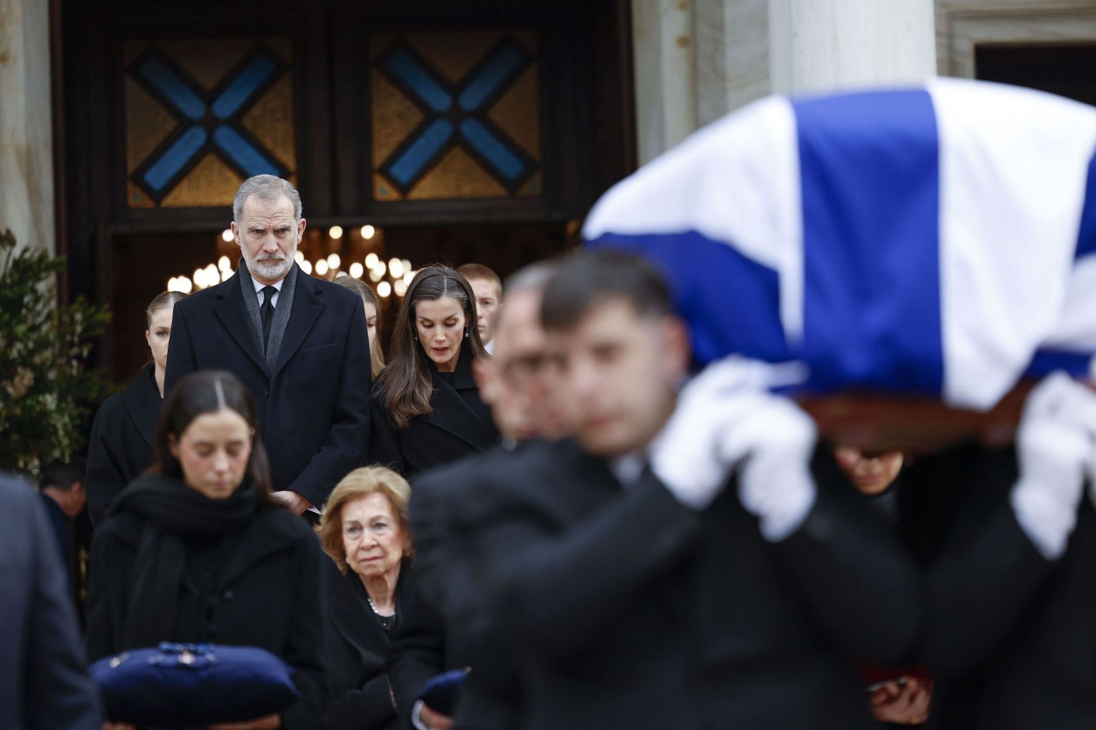 Los Reyes, con doña Sofía, acuden al funeral de Irene de Grecia este lunes en la catedral de Atenas.