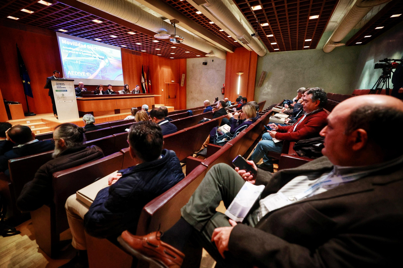Una de las mesas redondas temáticas del Congreso sobre Movilidad Local Sostenible de Cádiz.