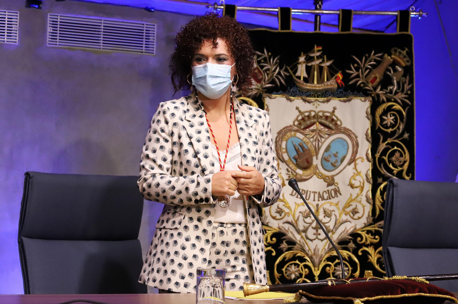 La presidenta de la Diputación, Mª Eugenia Limón, en el pleno del sábado.