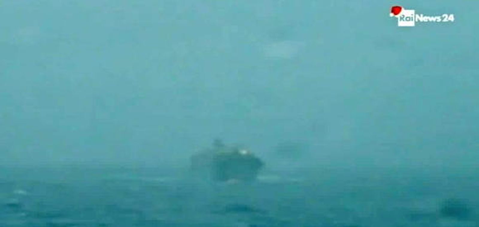 Se incendia un ferry italiano con 478 pasajeros a bordo