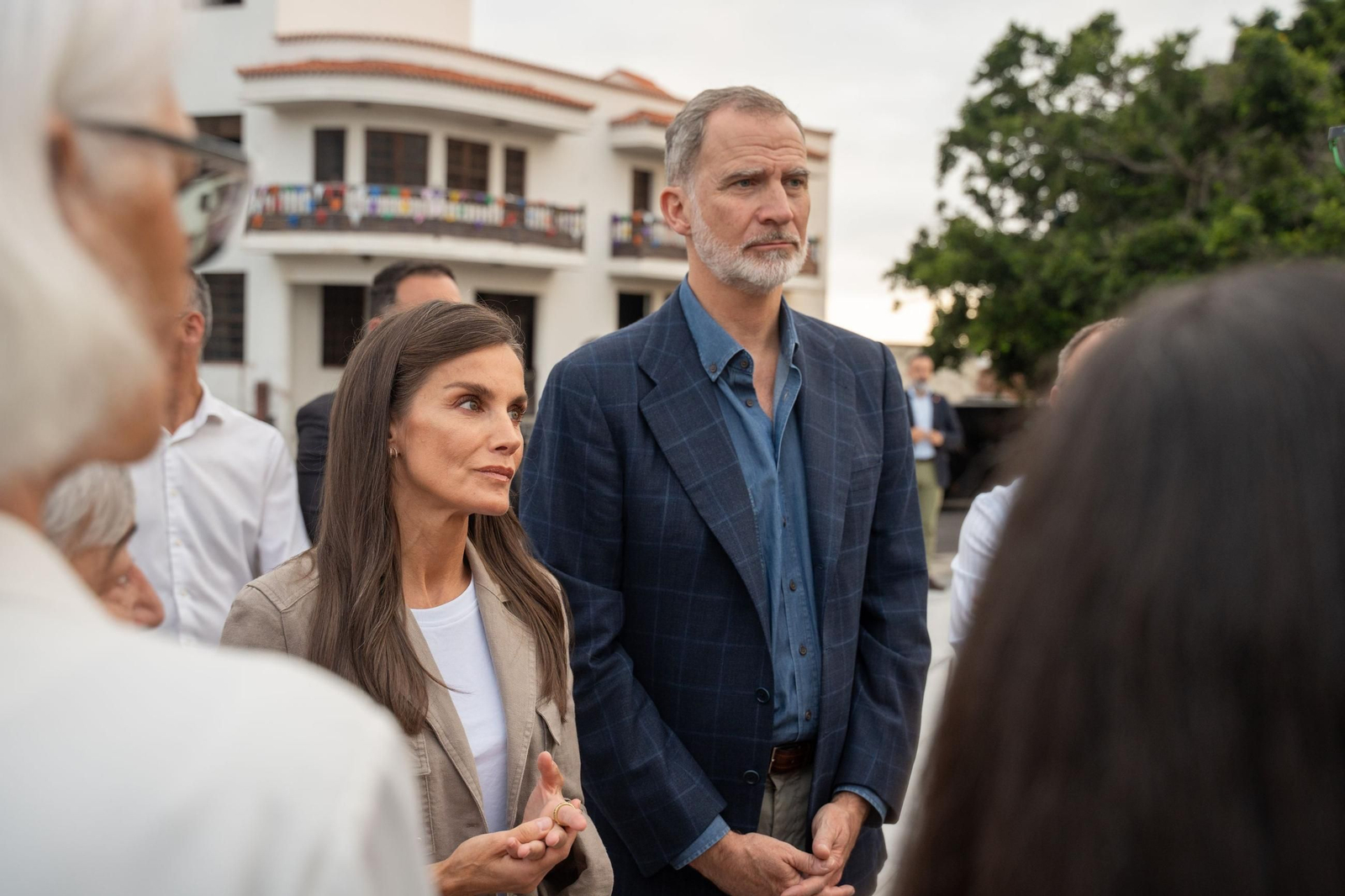 Los Reyes, escuchan a los vecinos en su reciente visita a La Palma.