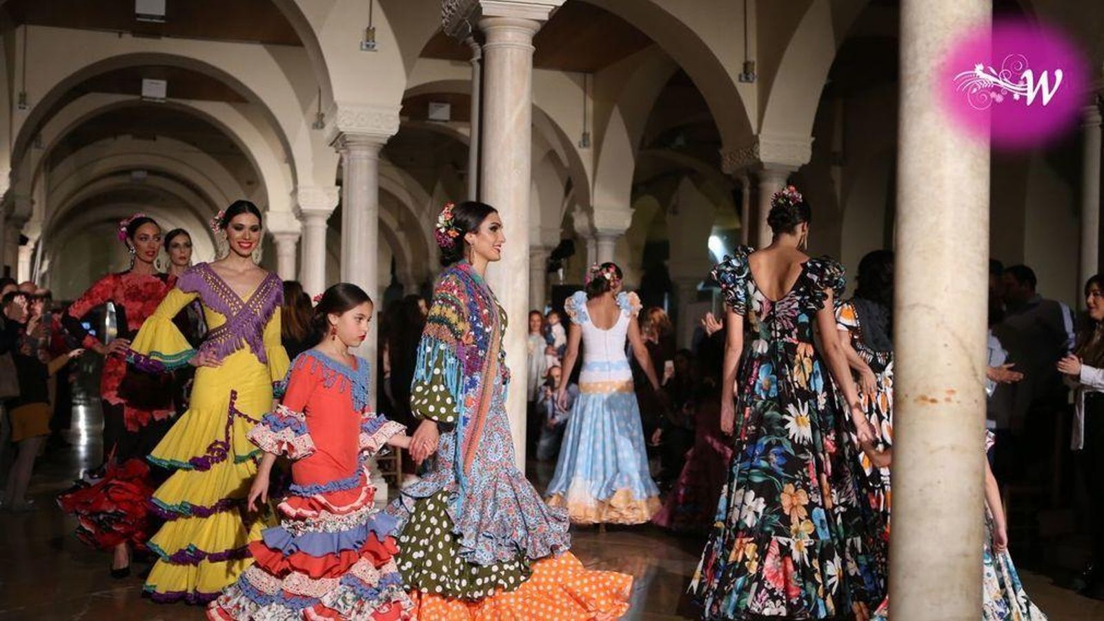 Desfile de Antonio Serrano y Juana Chaves.