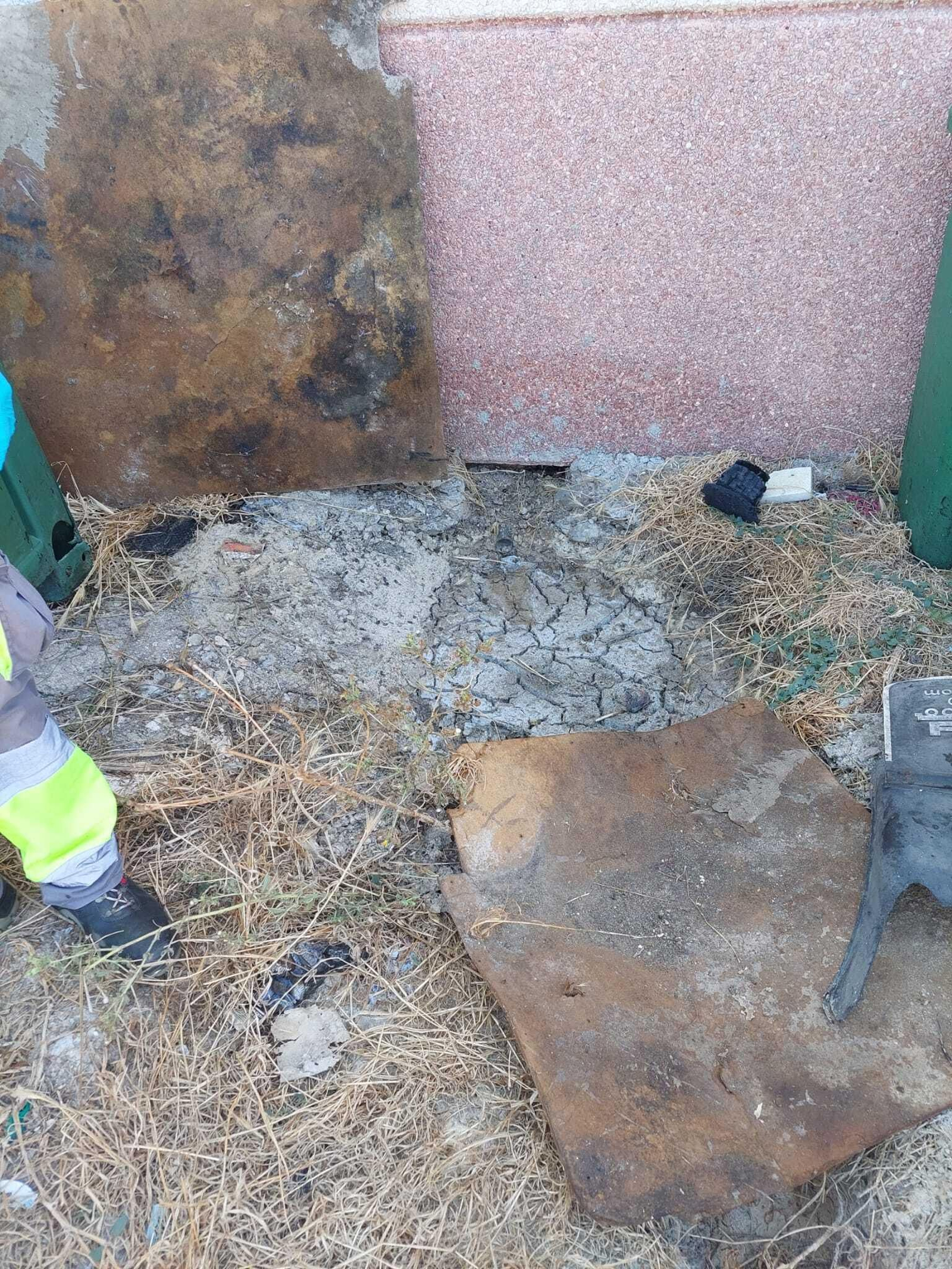 Así estaba la nave foco de la plaga de moscas en Jerez