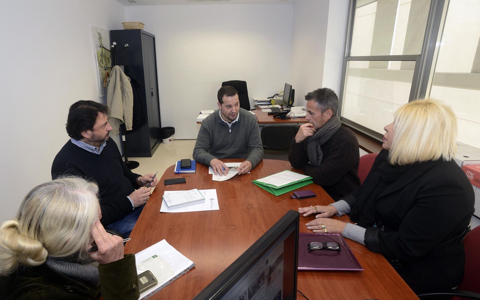 Medio Ambiente, 'Gatos de El Puerto' y PACMA, reunidos el pasado lunes en el Ayuntamiento de la ciudad.