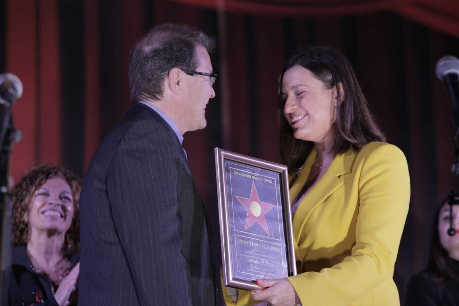 Gala de bienvenida del Carnaval en San Fernando con Manu Sánchez y Sandra Golpe