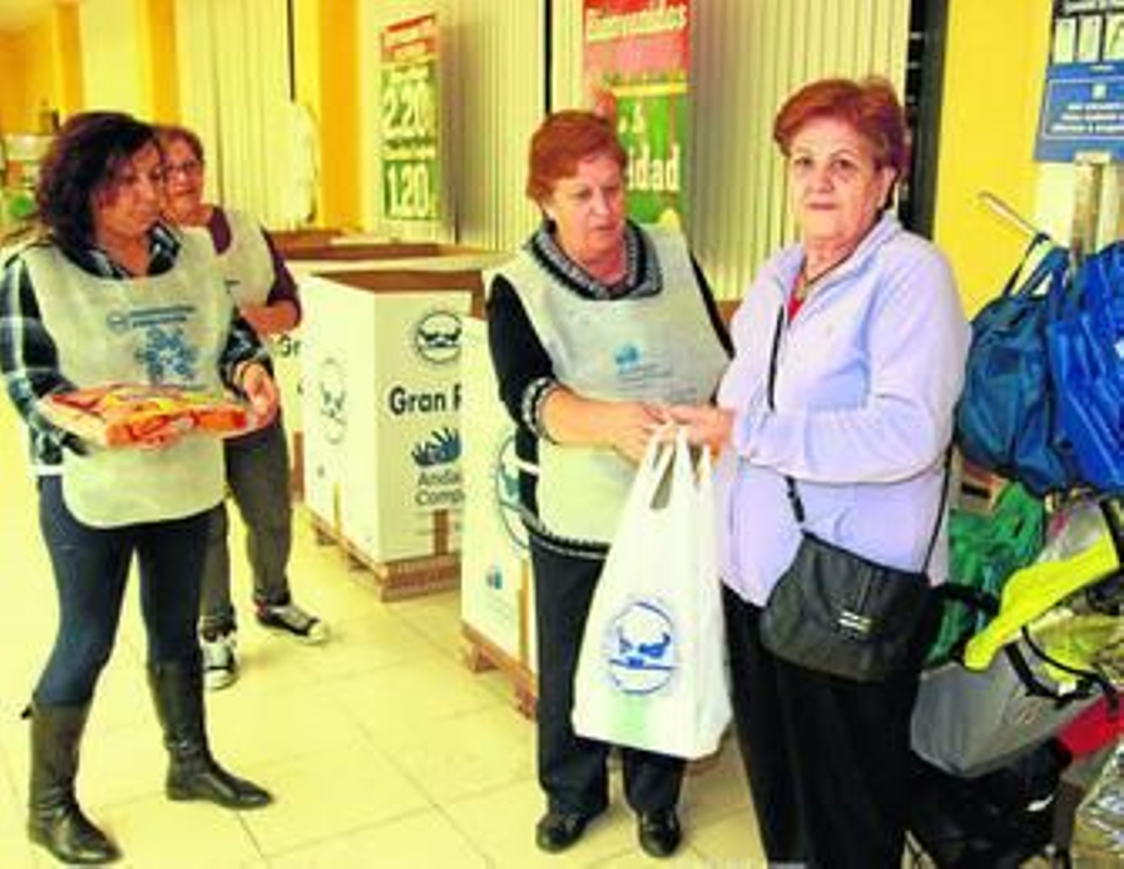 La solidaridad de los onubenses se volvió a poner de manifiesto en esta nueva recogida. La solidaridad de los onubenses se volvió a poner de manifiesto en esta nueva recogida.