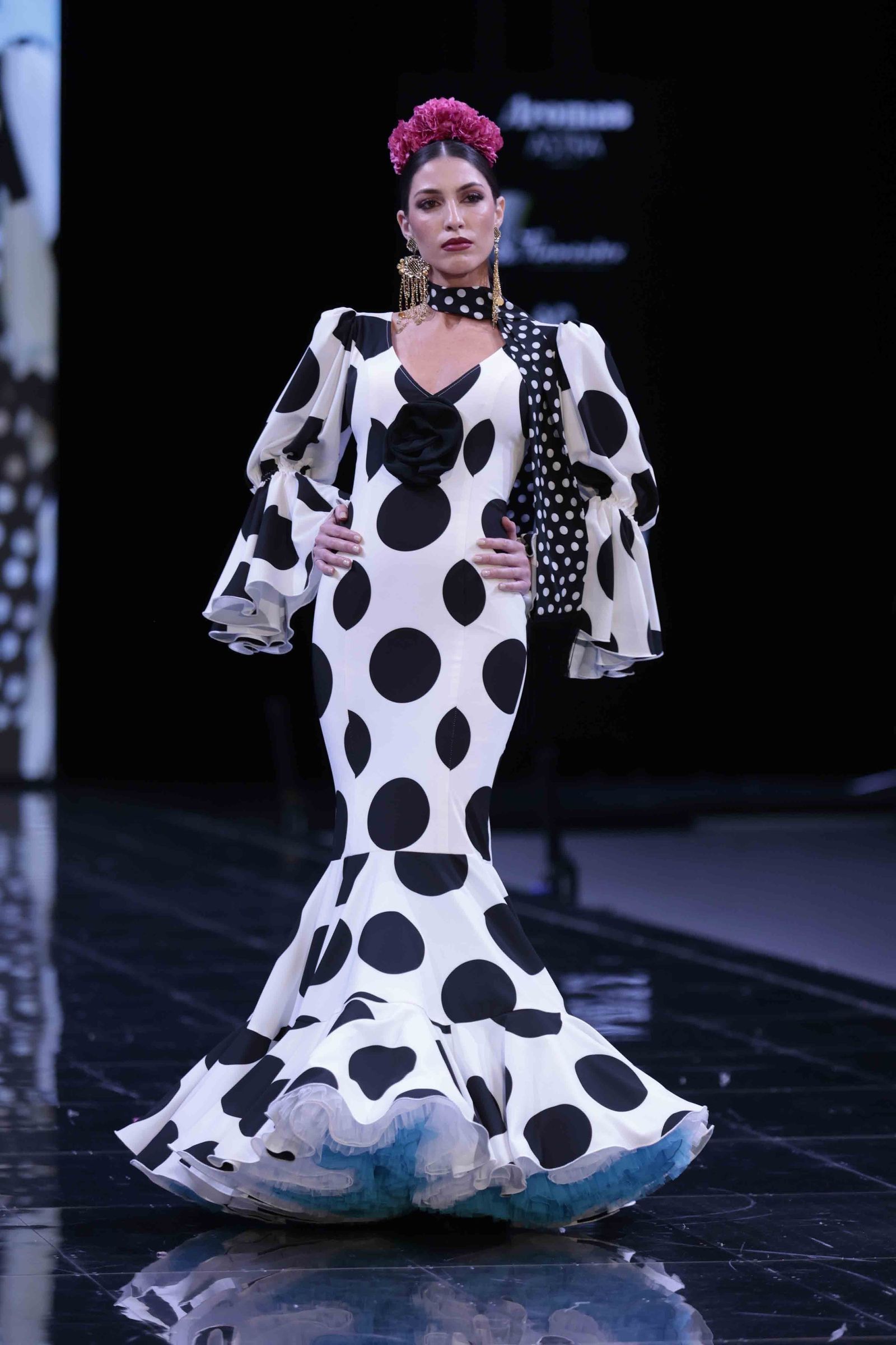 Desfile de Pilar Rubio en SIMOF de 2024, todas las fotos